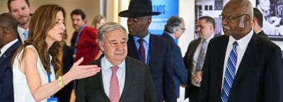 Blanca Montejo, Secretary-General Guterres and General Assembly President Philémon Yang at an exhibition at the UN in NYC